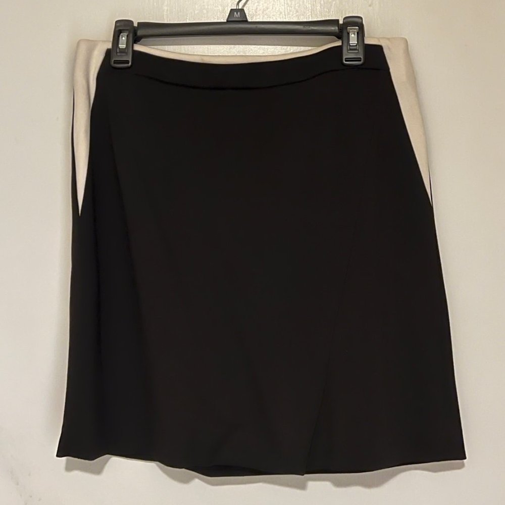 White House Black Market Black Skirt with White Trim Size 8